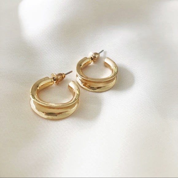 Small Hoop Earring - Picture 2 of 3